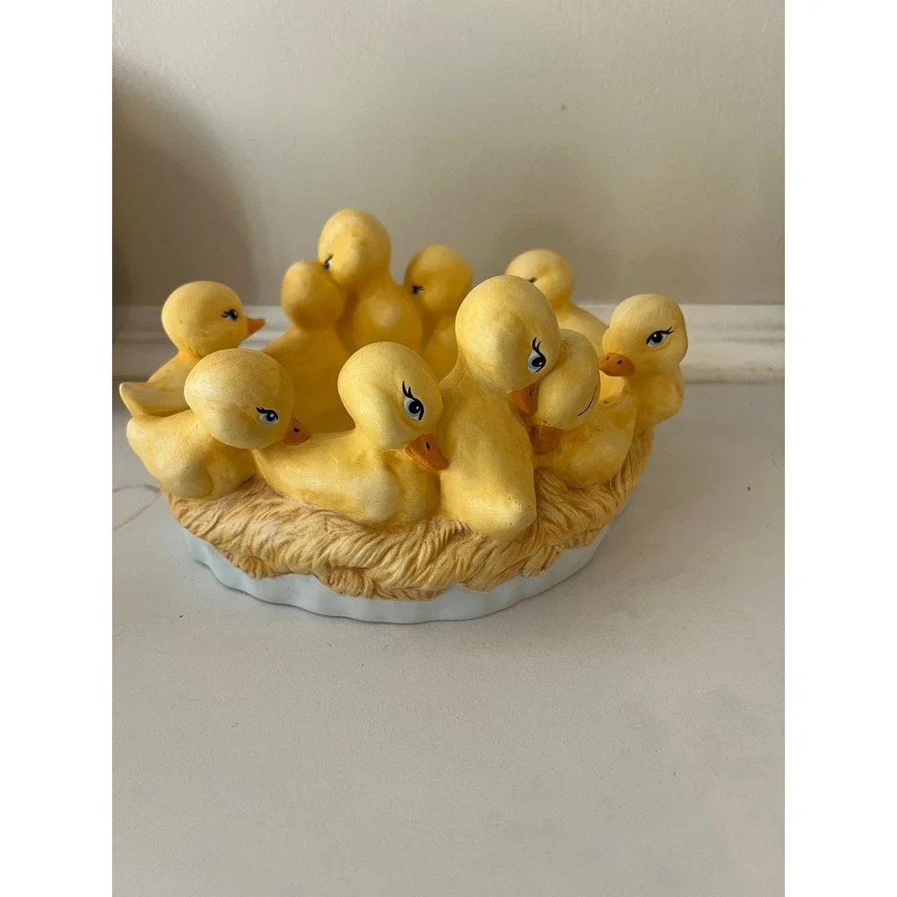 Vintage Hand Painted Circle of‎ Ducks. Ring of Ducklings. Bowl, Planter, candle.